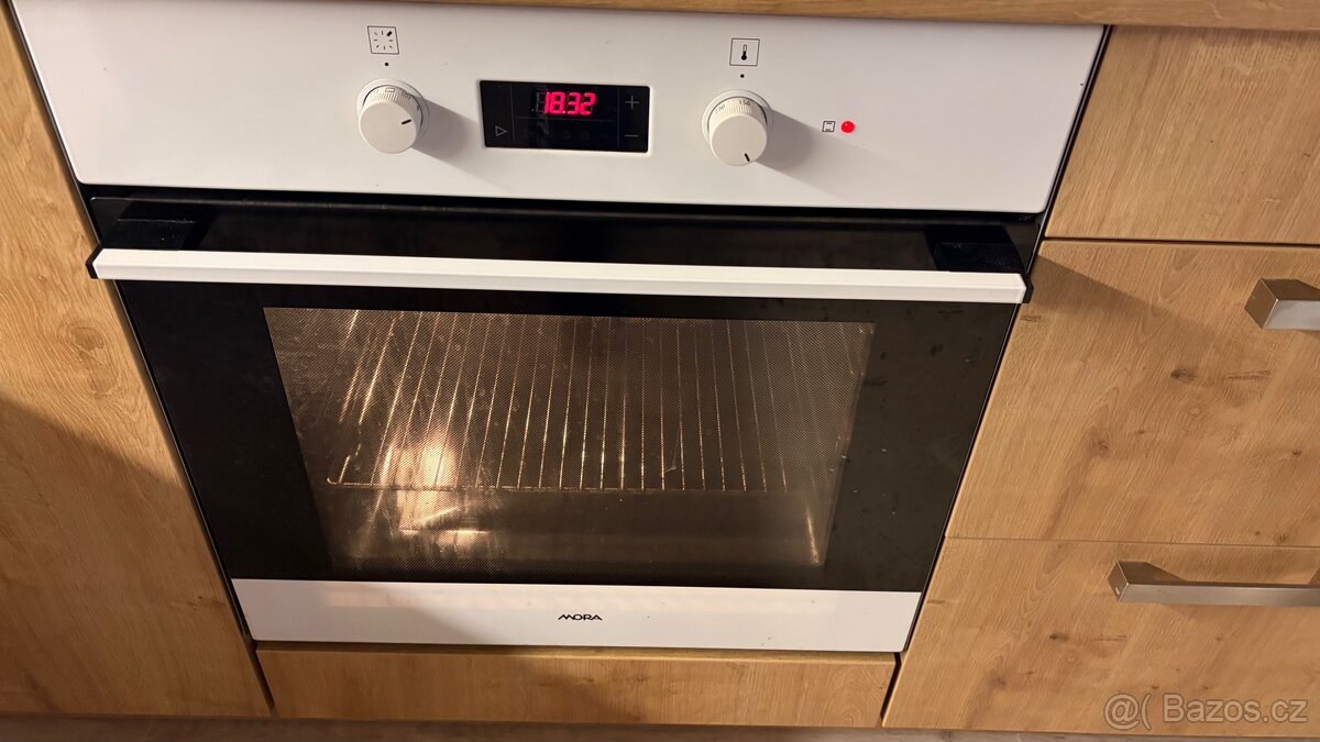 Vestavná trouba Mora VT 523 MW - 2