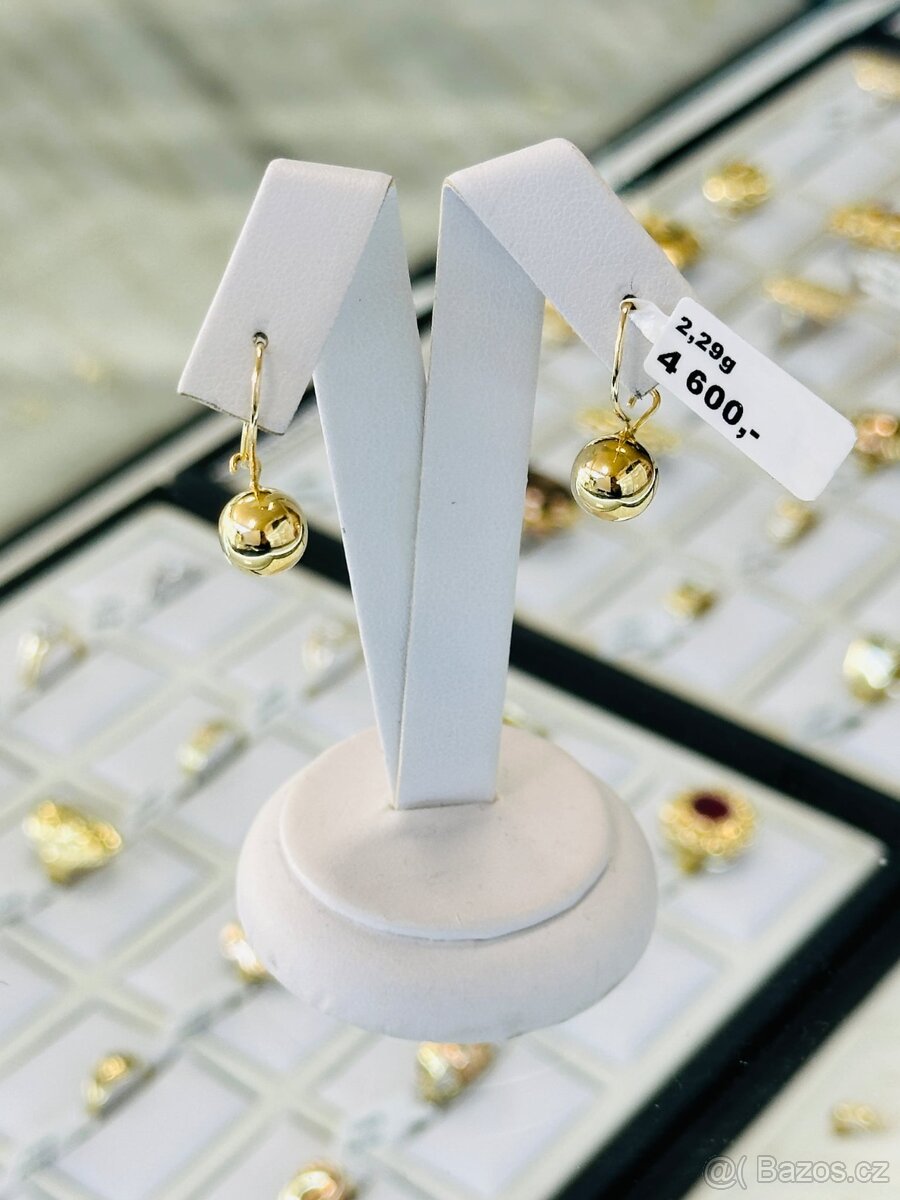 Zlaté náušnice 2,29g - 2