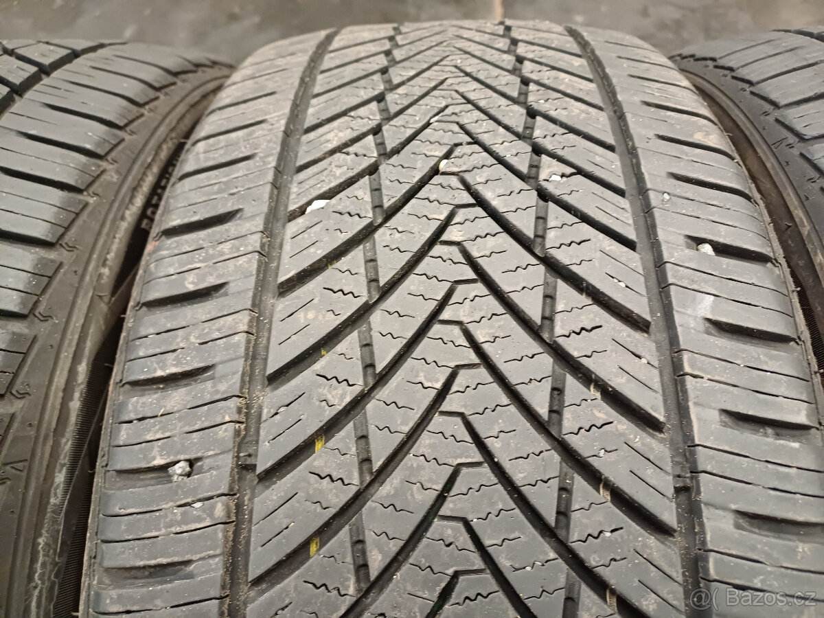 Celoroční pneu Rotalla 215/45/16 90V - 2