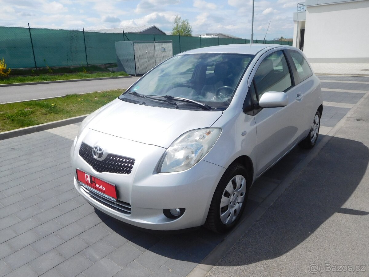 Toyota Yaris 1.0 VVTi Base, 51 kW, Klima - 2