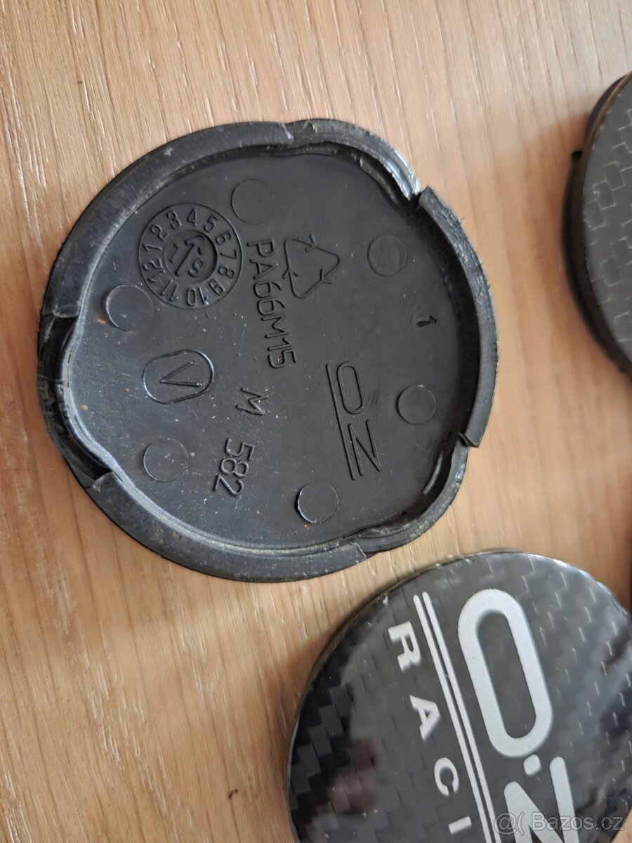 Karbonové pokličky do kol OZ Racing M582 55mm - 2