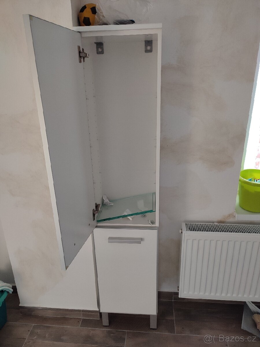 Koupelnová skříňka - 2