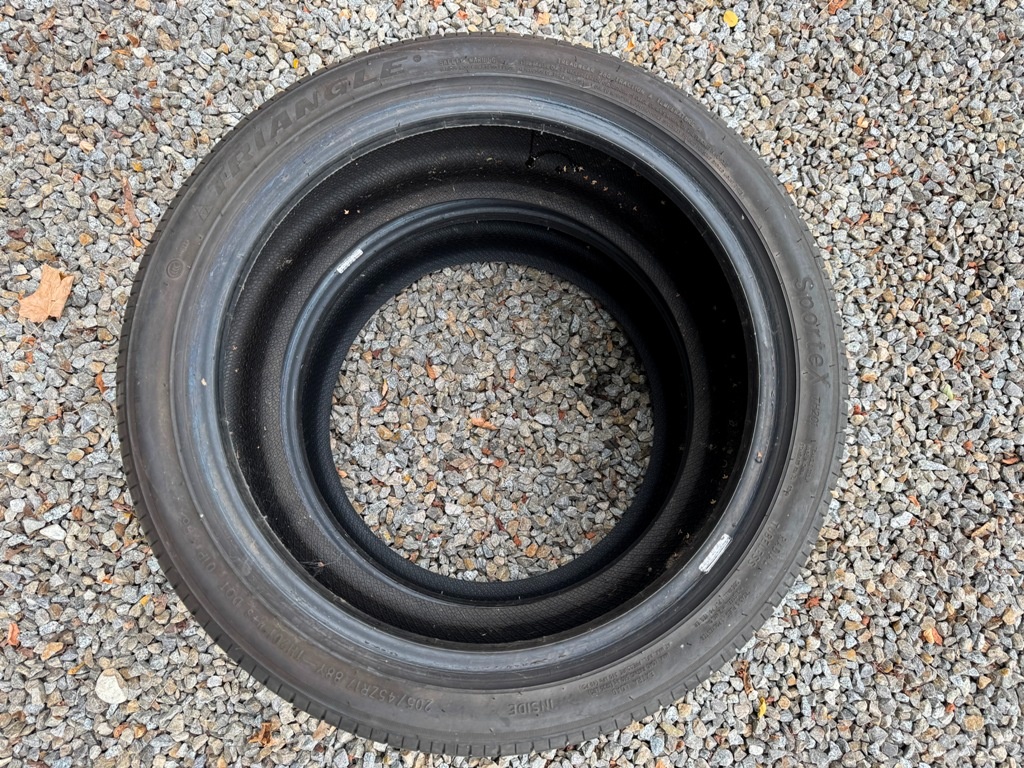 Pneu. 205/45 R17 2 kusy - 2