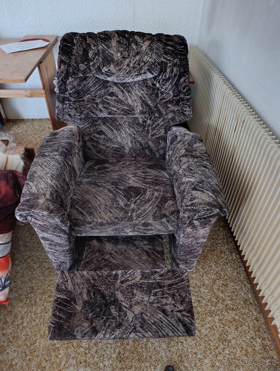 Polohovací křesla neposkozena - 2