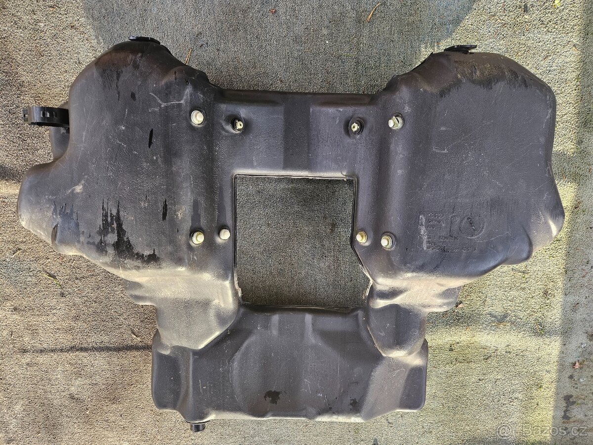 Nádrž Vw Passat - 2