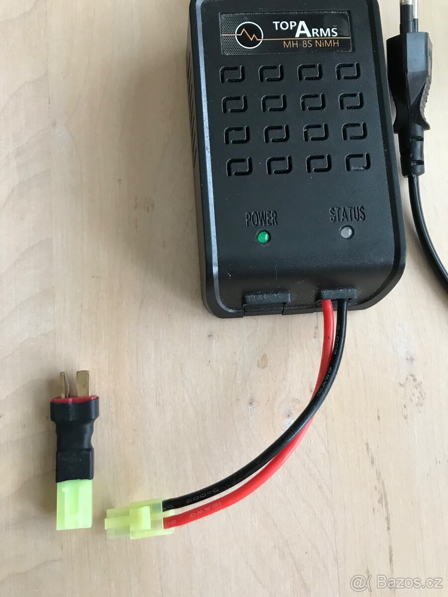 NABÍJEČ NiMH BATERIÍ MH-8S - 2