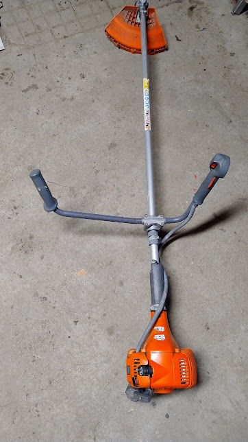 Křovinořez, vyžínač, Oleo Mac - 2