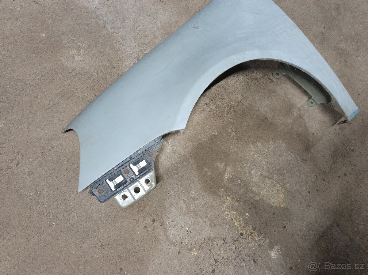 VW Golf V - blatník levý - 2