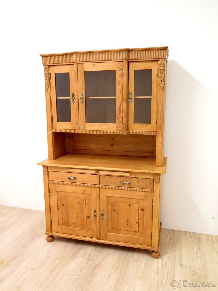 Nádherná stará kredenc - 2