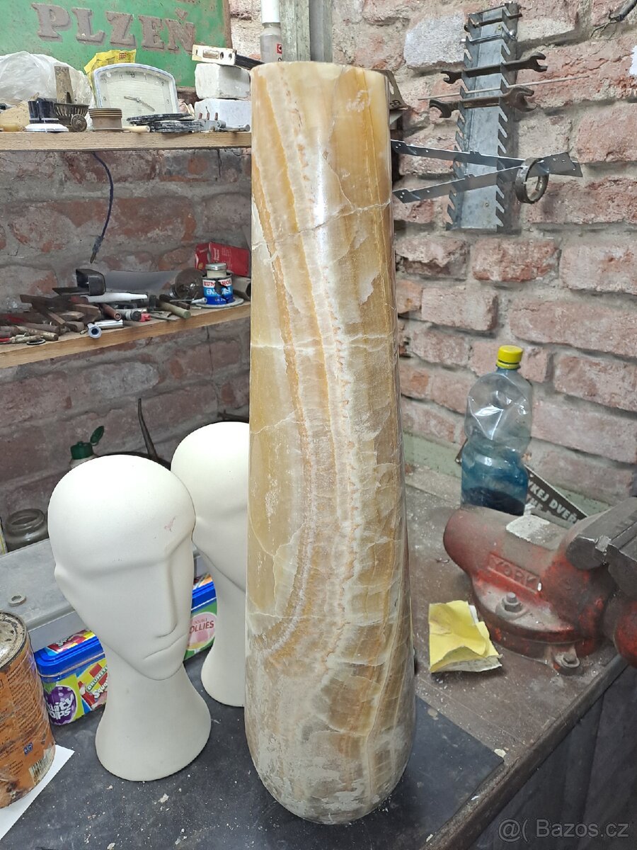 Váza onyxová historická - 2