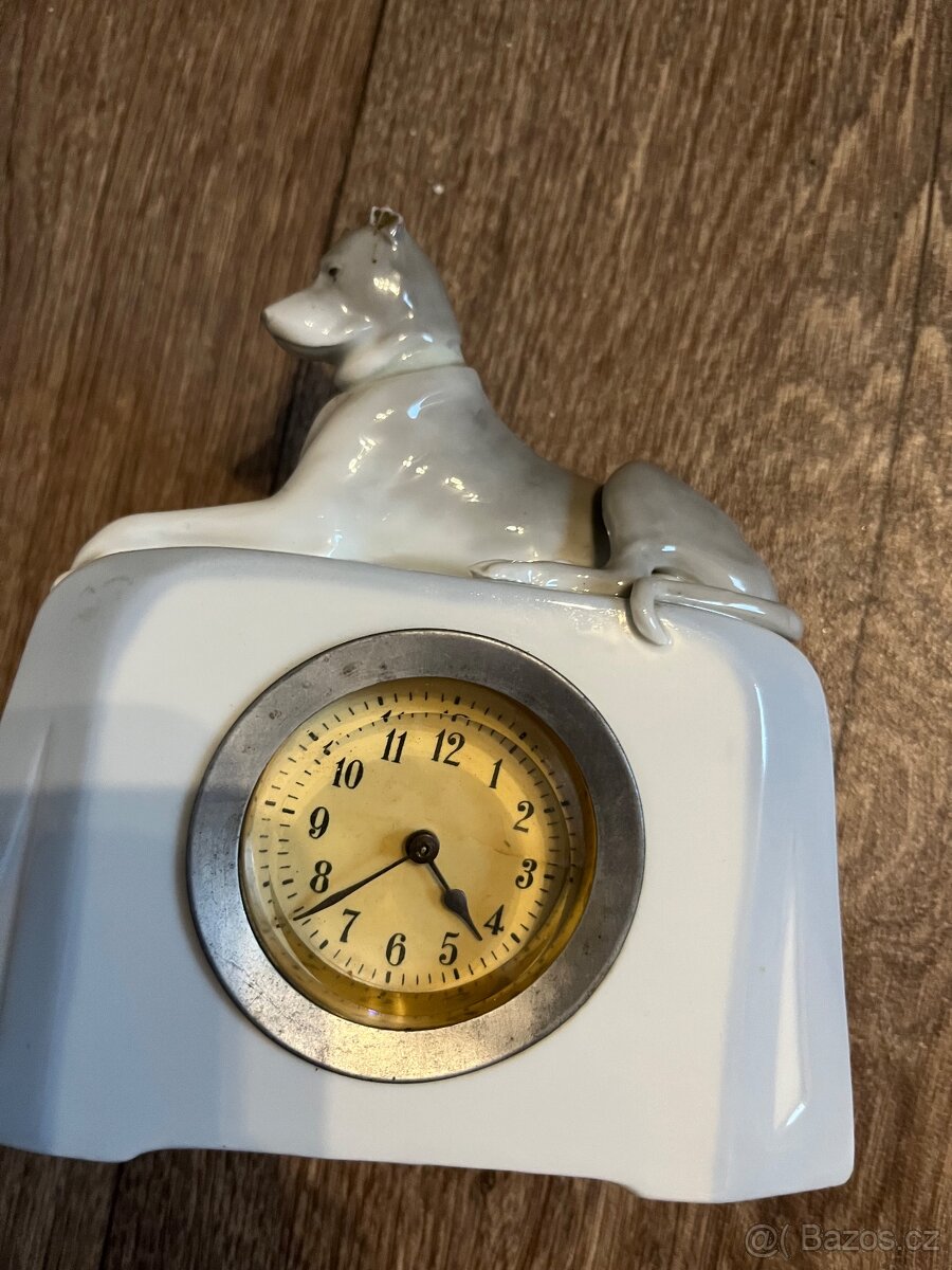 Starožitné hodiny se soškou psa - 2