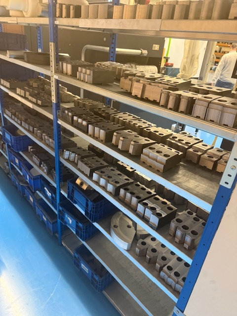 soustruh hrotový CNC Masturn MT 820i / 2000 - 2