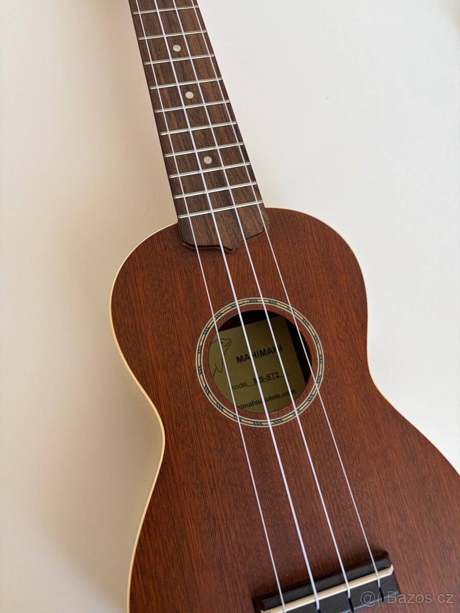 Mahagonové ukulele - 2