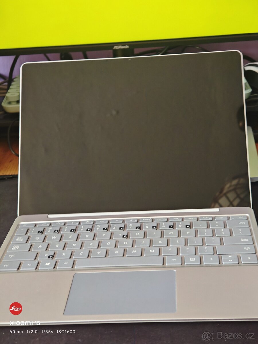 Microsoft surface laptop go (v záruce) - 2