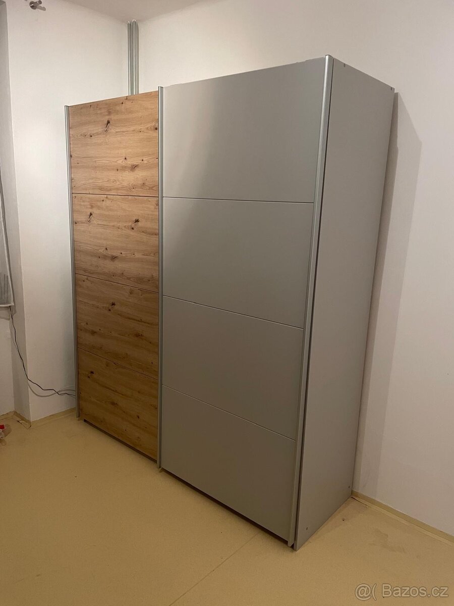 Šatní skříň - 2