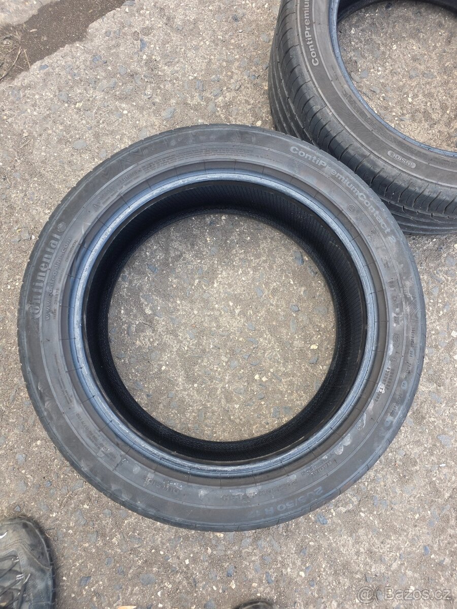 Prodám dvě letní pneu Bridgestone 205/50/17 - 2