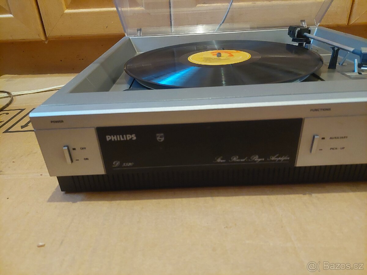 Gramofon se zesilovačem Philips D5520 - 2