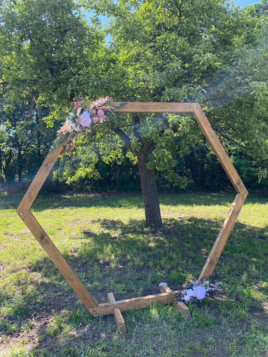 Slavobrána hexagon k pronájmu - 2