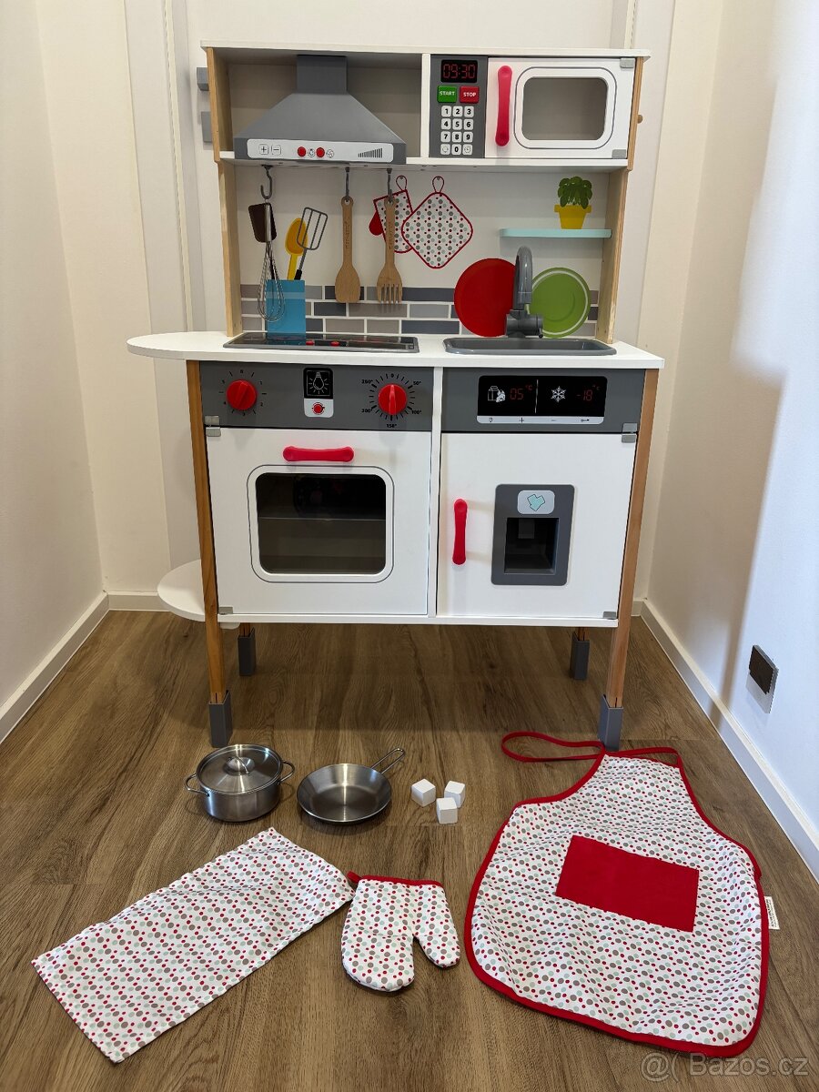 Dětská dřevěná kuchyňka s bohatým příslušenstvím - 2