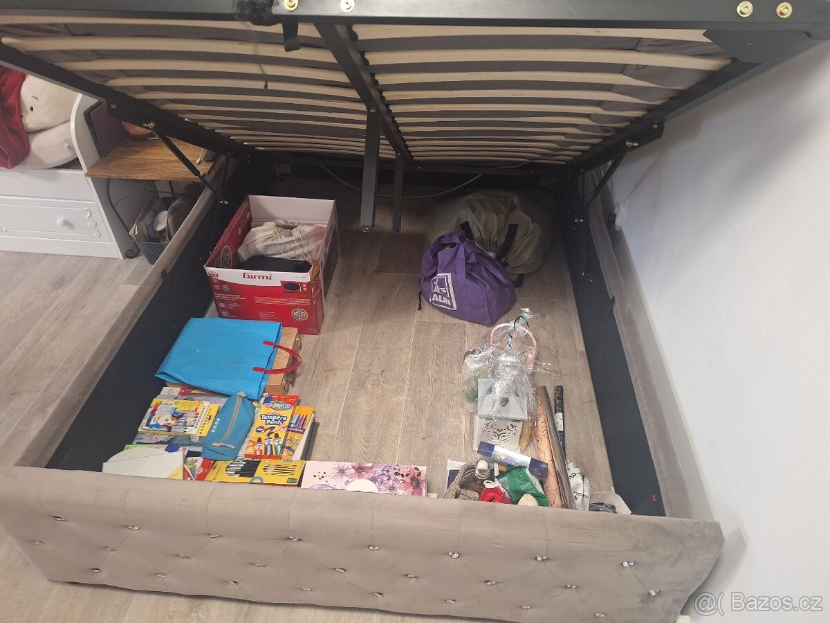 Čalouněná postel s úložným prostorem 140x200 s matrací - 2