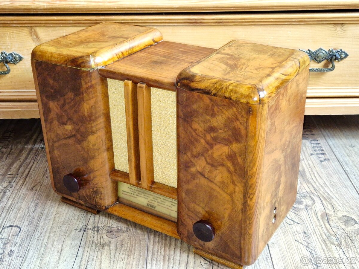 Staré rádio Titan 936 - 2