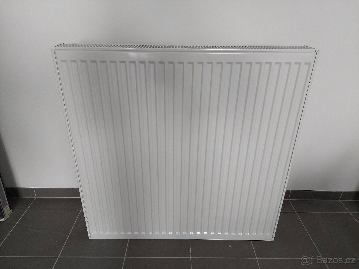 Korado Radik VK 22 900x900x100 - 2