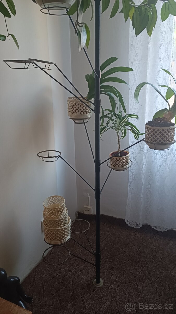 Železný stojan tyč na květiny - 2