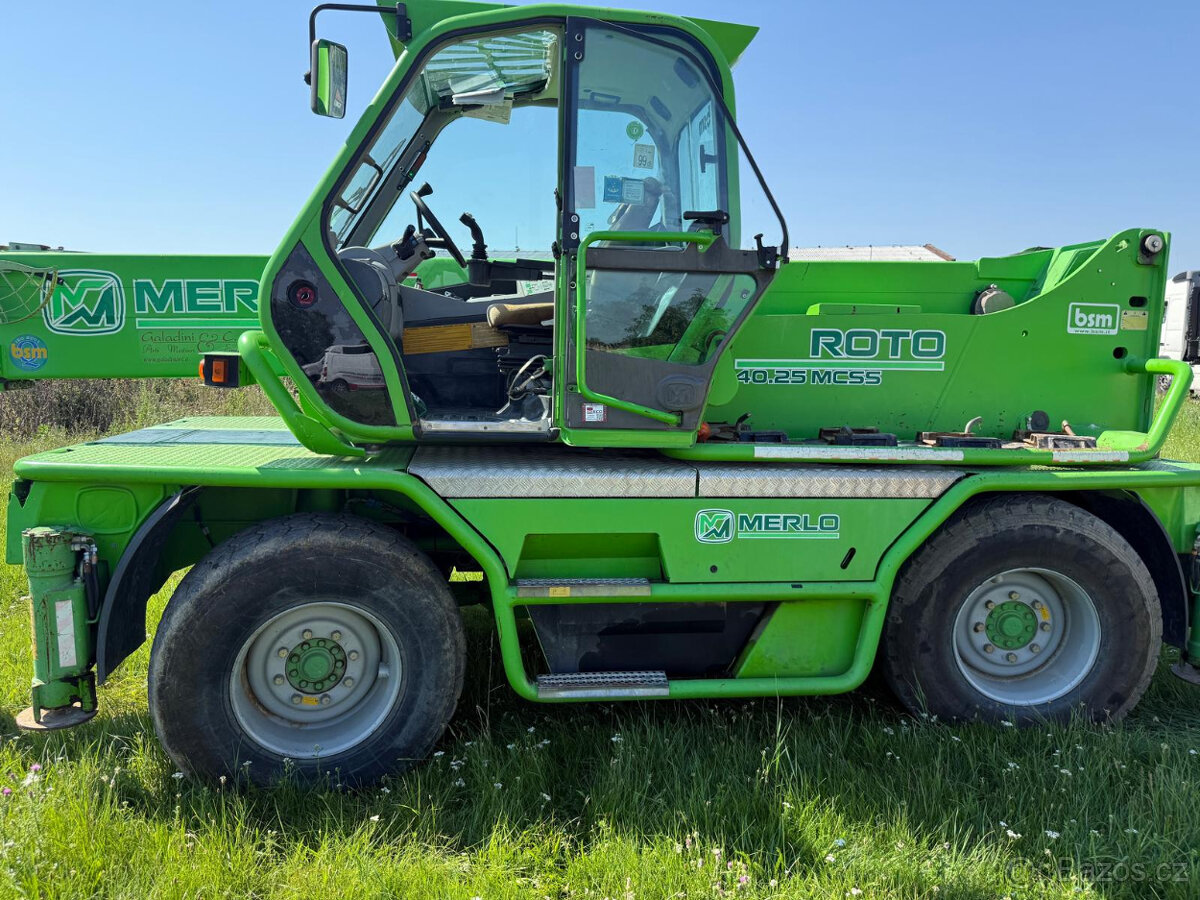 Otočný teleskopický manipulátor MERLO ROTO 40.25 MCSS - 2