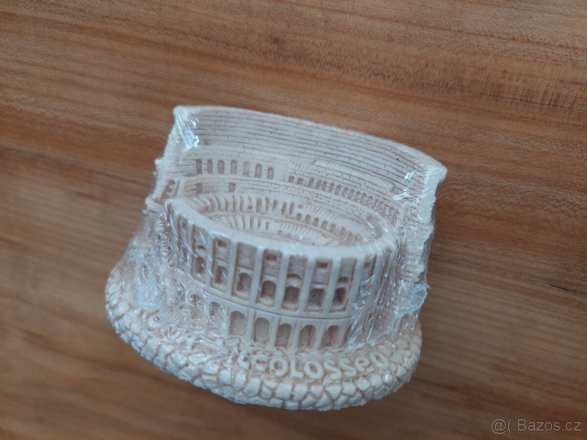 Mramorová zmenšenina kolosea Řím - koloseum v Římě, Itálie - 2