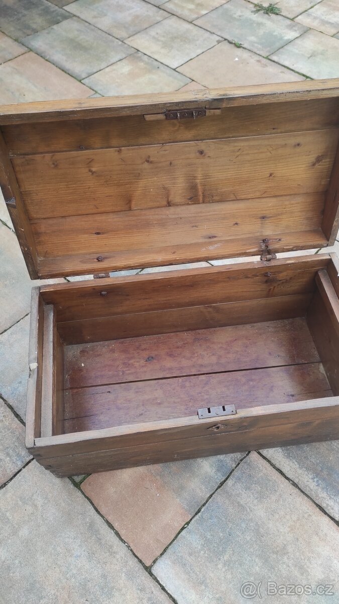 Starý vojenský kufr ,truhla - 2