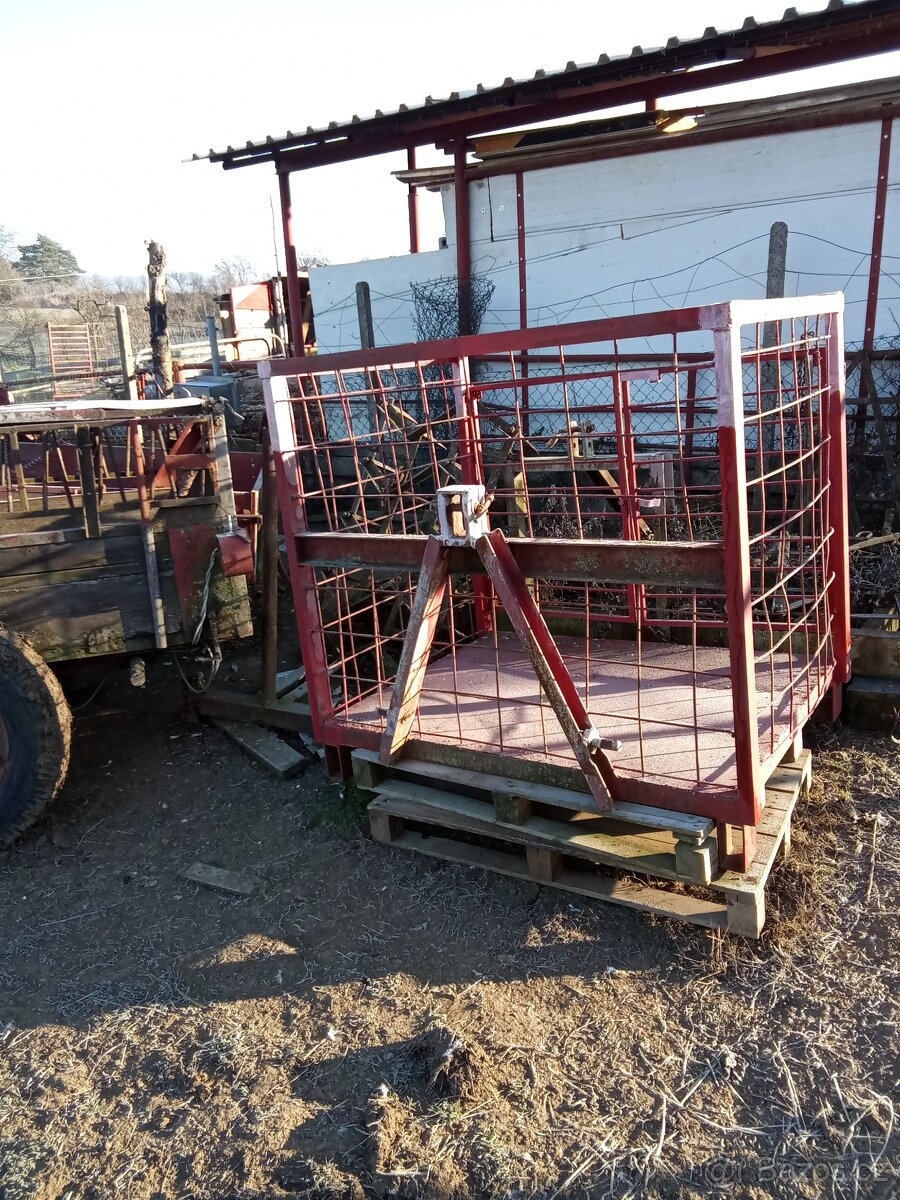 Nosná klec za menší traktor - 2