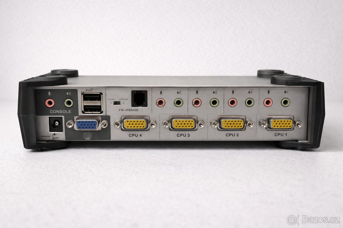 KVM switch pro ovládání 4 počítačů - 2