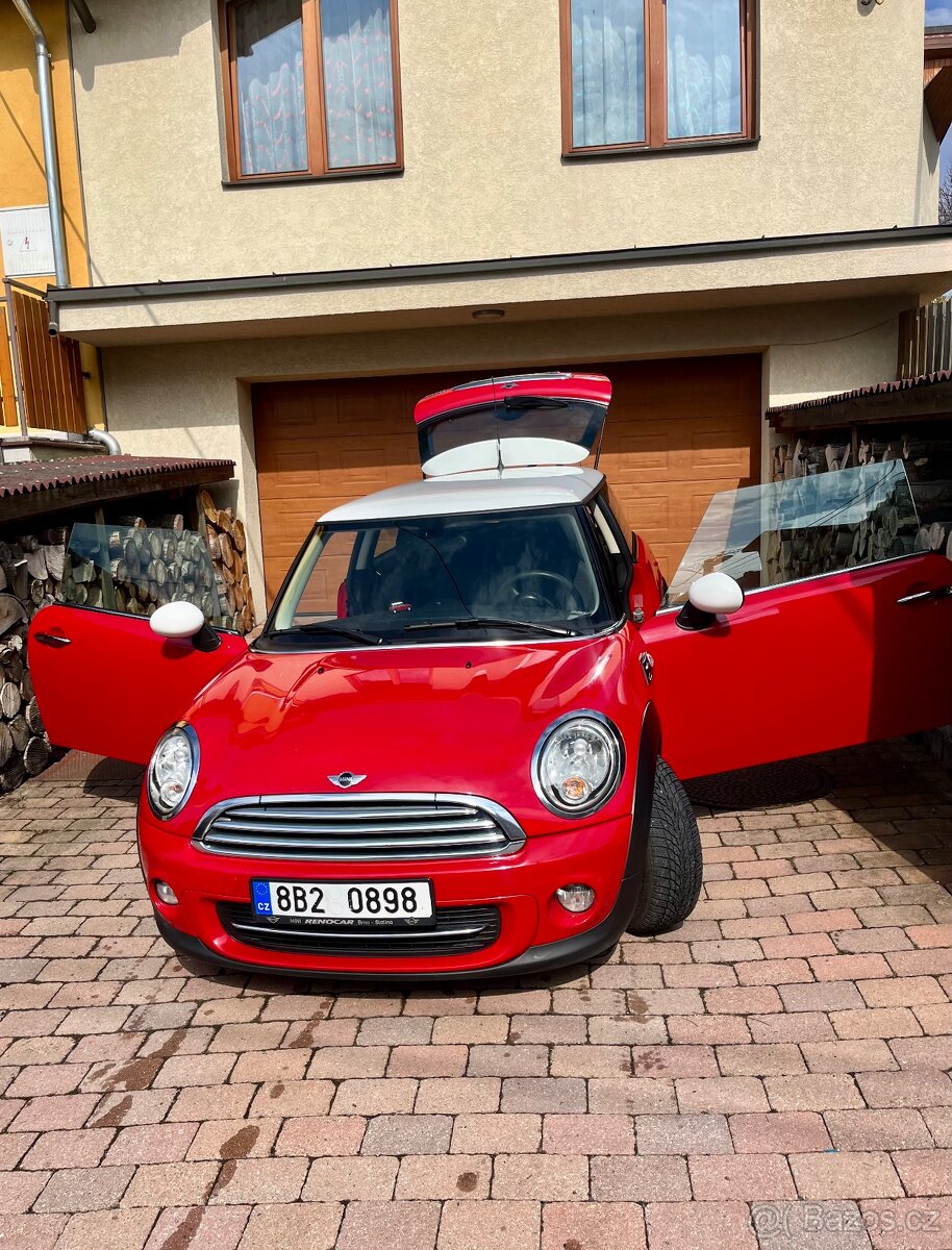 Prodám MINI cooper 2013 garážované, jeden majitel - 2