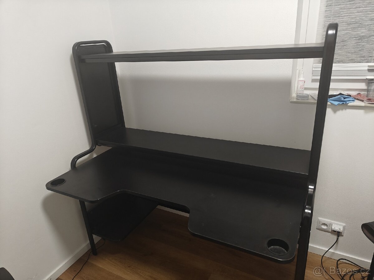 Herní stůl IKEA Fredde - 2