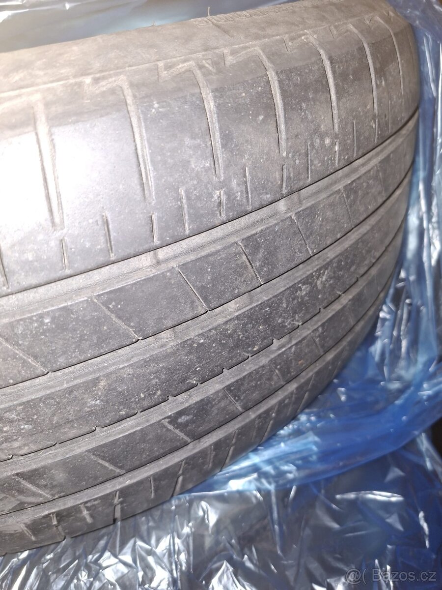 Bridgestone 225/45 R19 - 4x - 2