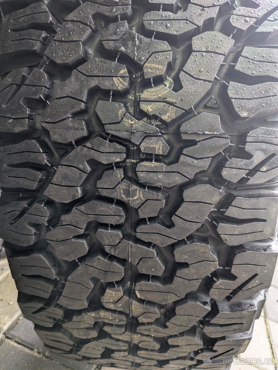 BF Goodrich 275/60 R20 - 2
