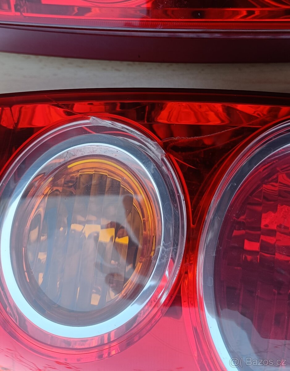 Zadní světla a směrovky na Mazda Premacy - 2