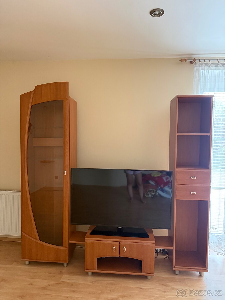 Obývací stěna – třešeň, výborný stav - 2