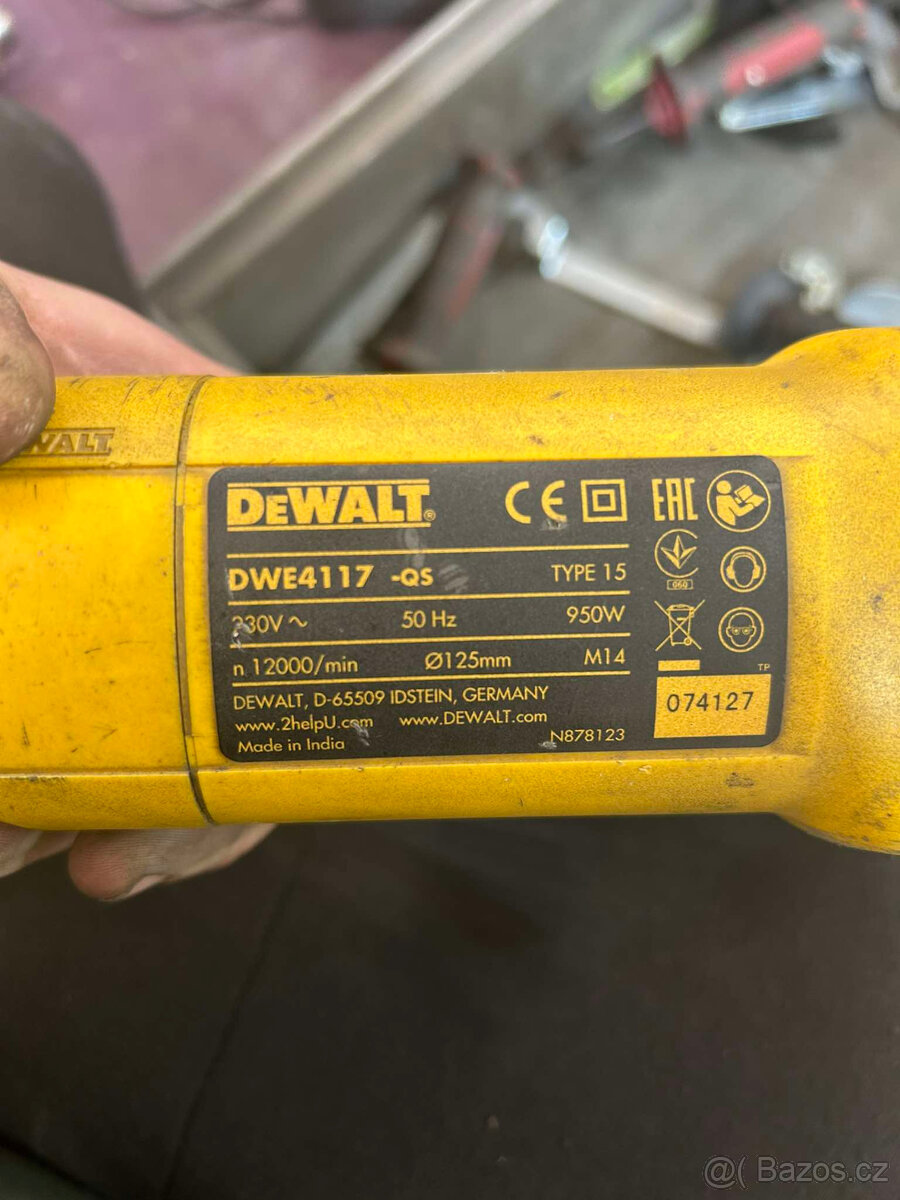 Úhlová bruska dewalt - 2
