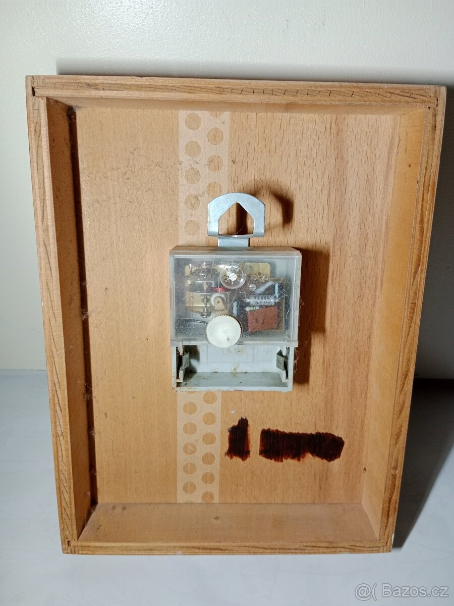 Retro nástěnné hodiny dřevěné - 2