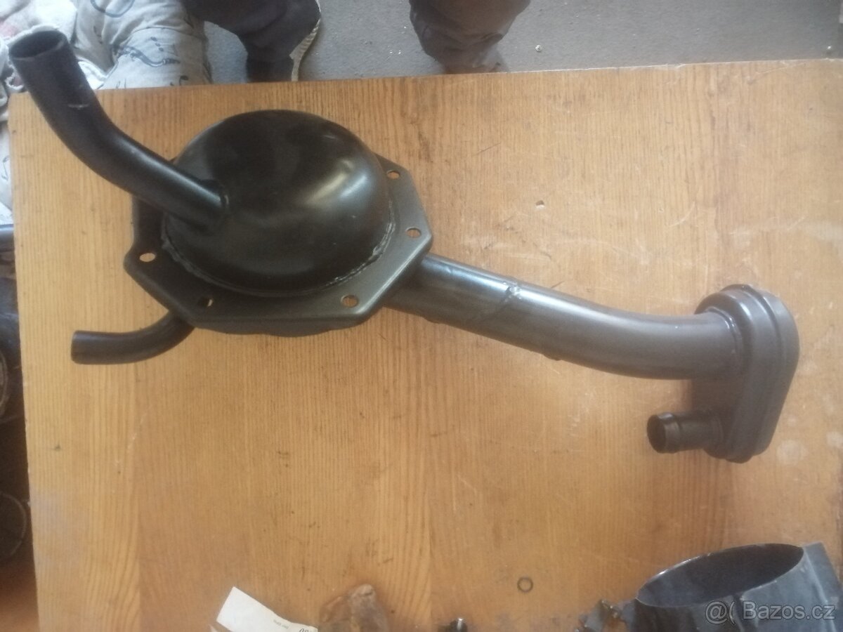 Odvzdušnění motoru T815 úplné – demontované - 2