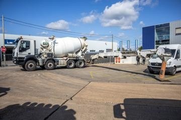 Iveco Trakker 400 - 8x4-Mix–kapacita 7m³+Transportní rameno - 2