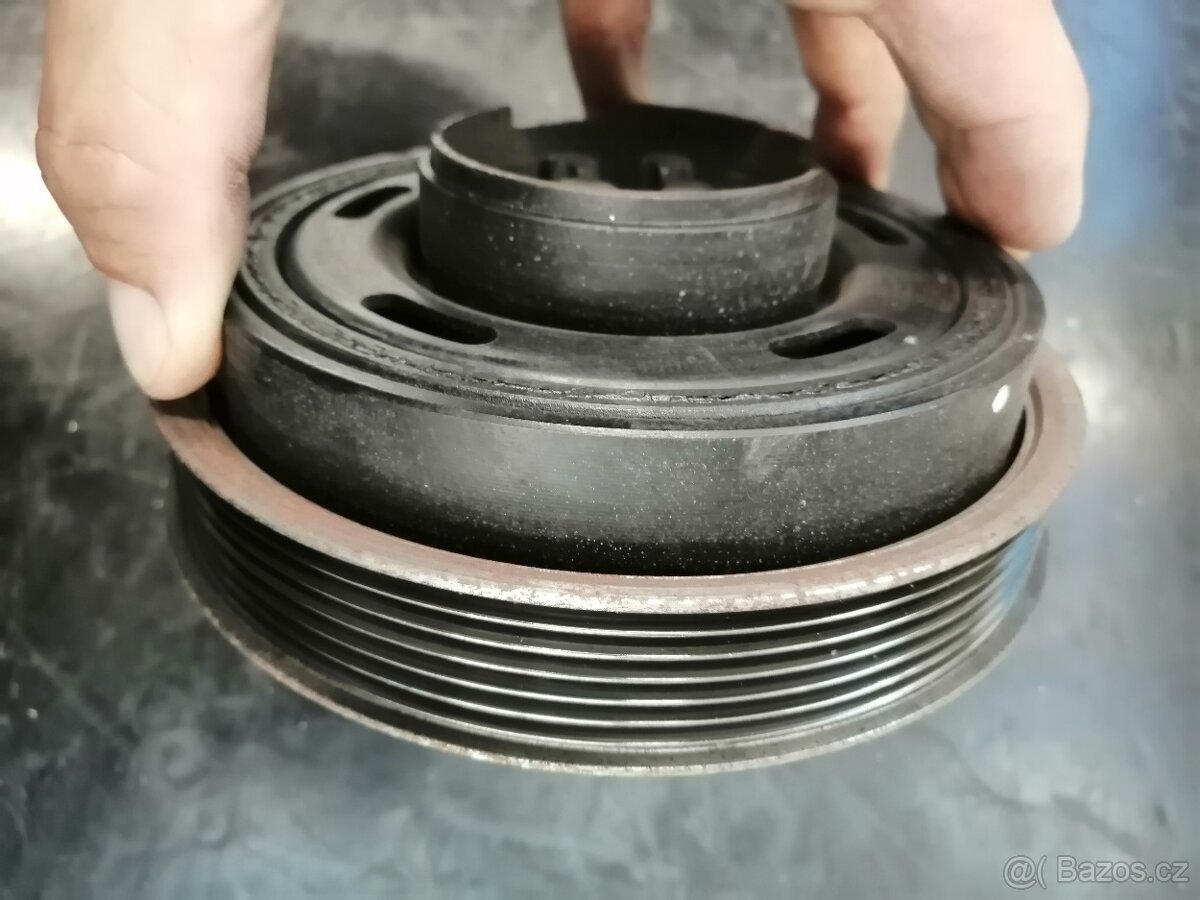 Řemenice BMW , MINI č. 8638614 - 2