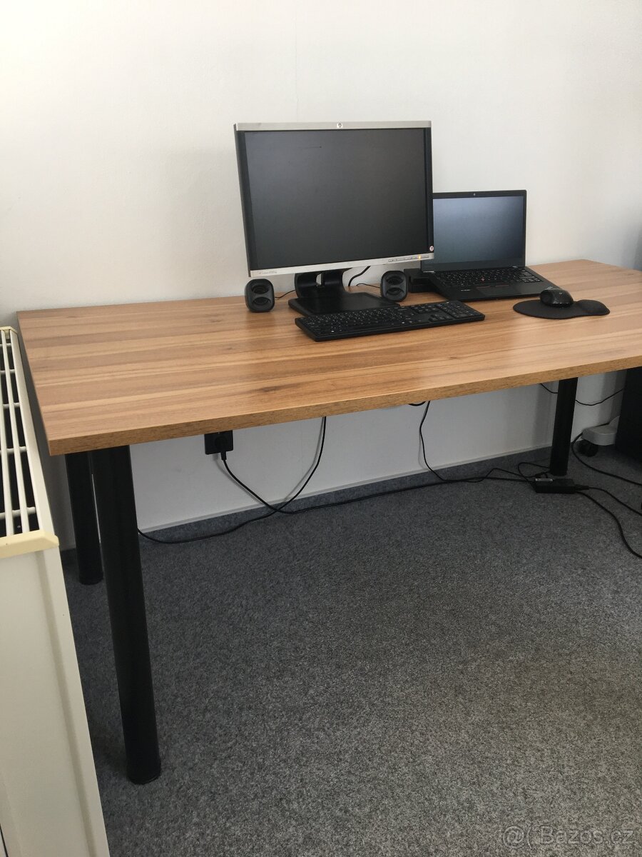 Kancelářské stoly - 2