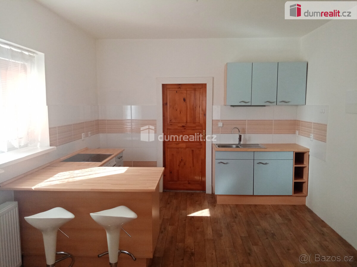Pronájem hezkého bytu o velikosti 1+1, v rodinném domě, v Dě - 2