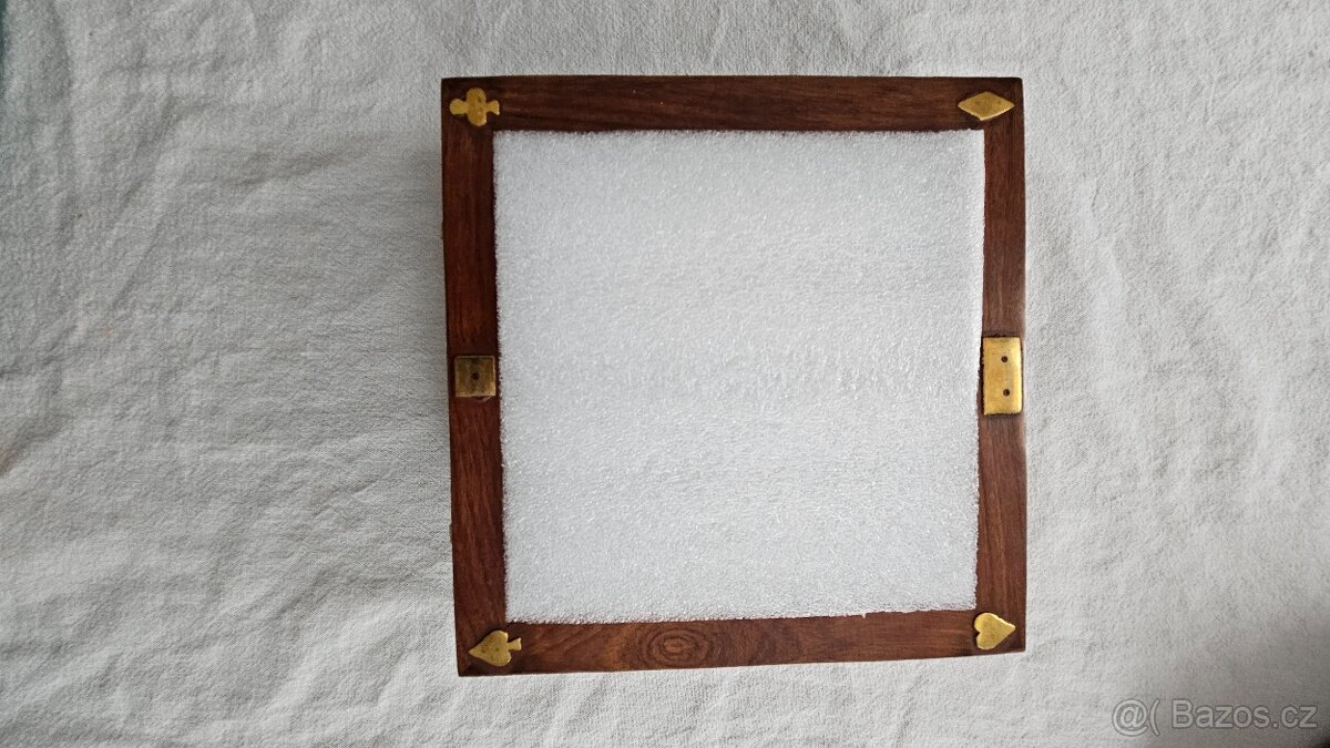 Elegantní sada her v dřevěném boxu NOVÁ - 2