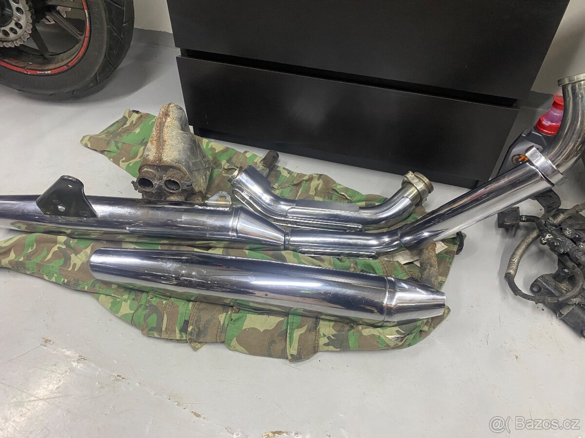 Suzuki Intruder 1500 - 2