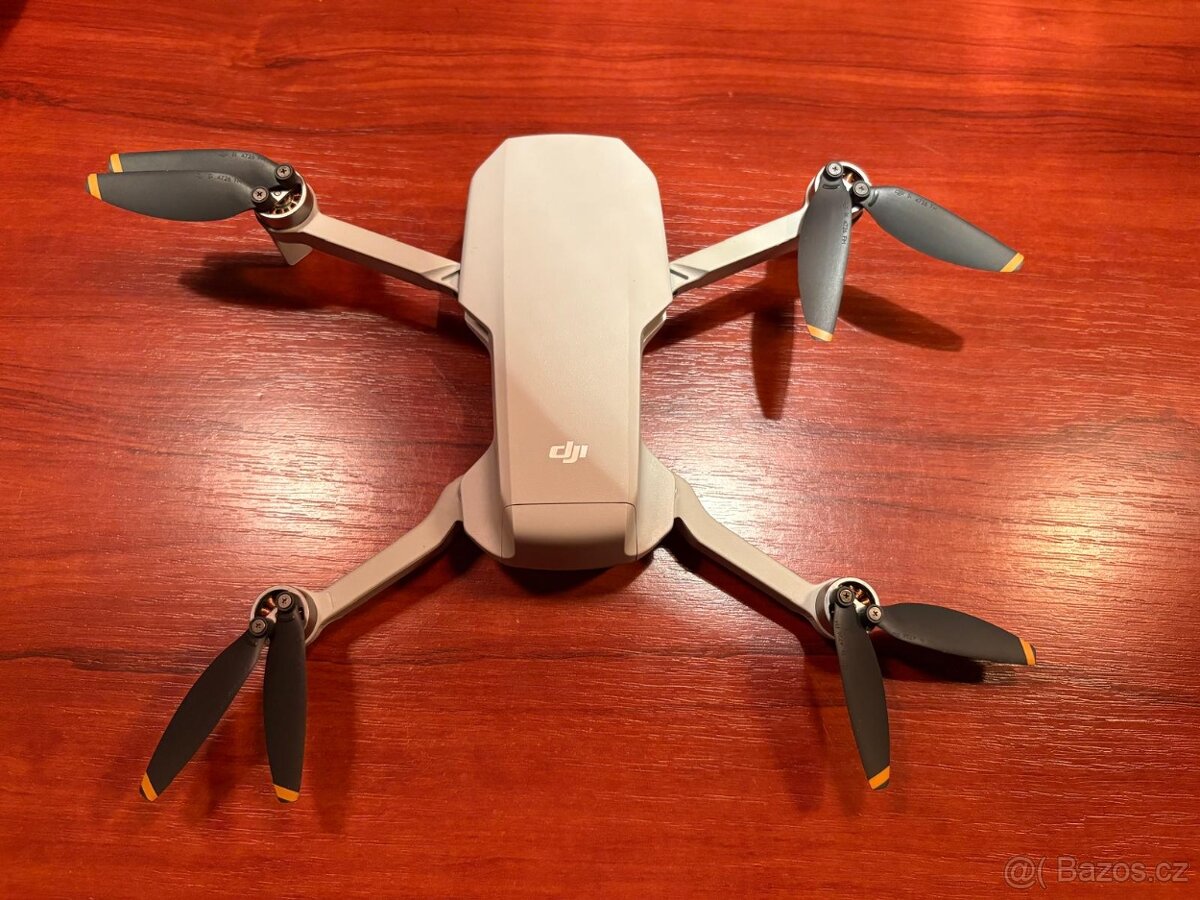 Prodám dron DJI mini Se Fly More Combo - 2