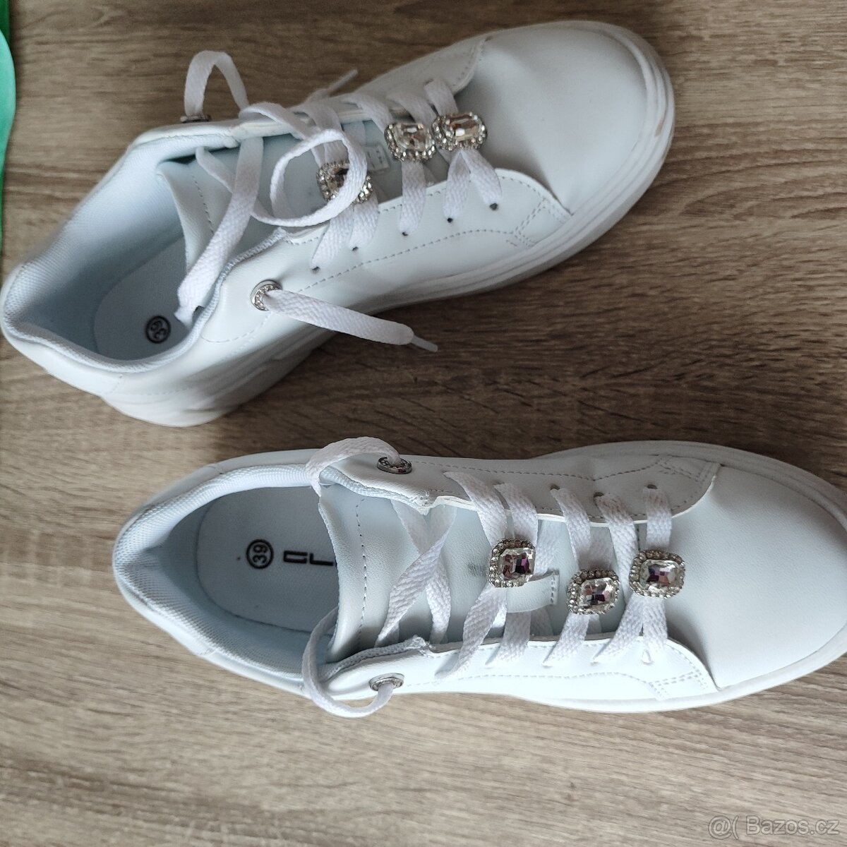 Krásné bílé tenisky jako N.O.V.É. vel. 39 - 2
