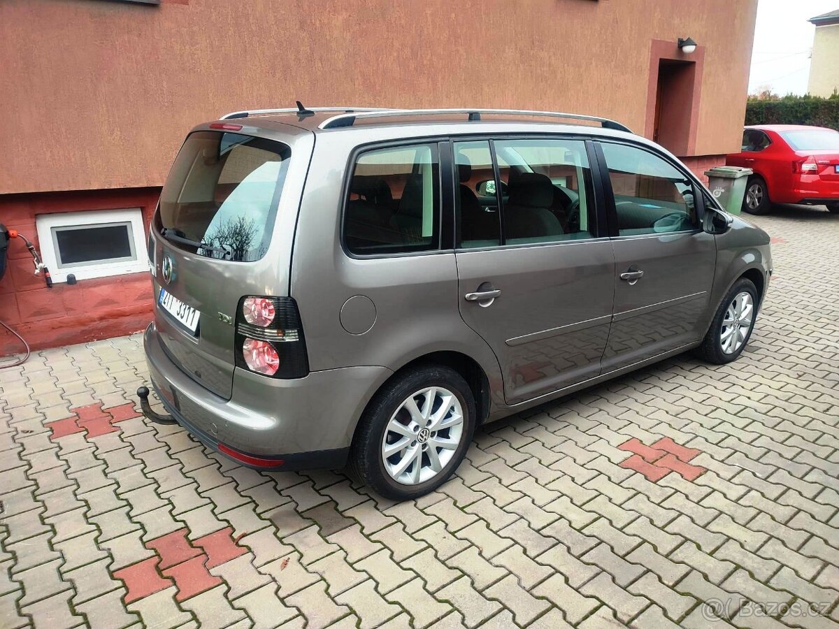 VW Touran 1.9Tdi dsg - 2